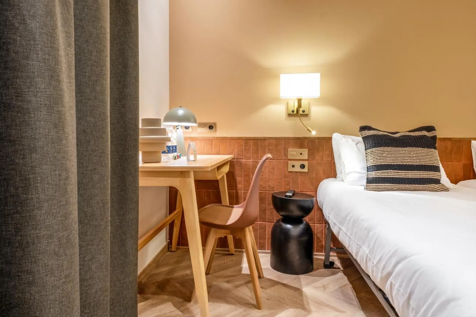 Hostal Ambos Mundos Barcellona Hotel